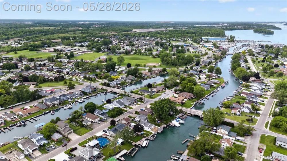 29886 Pointe Drive Gibraltar City, MI 48173