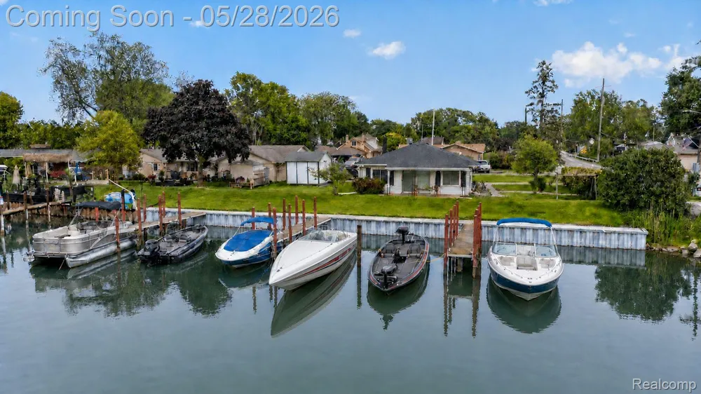 29886 Pointe Drive Gibraltar City, MI 48173