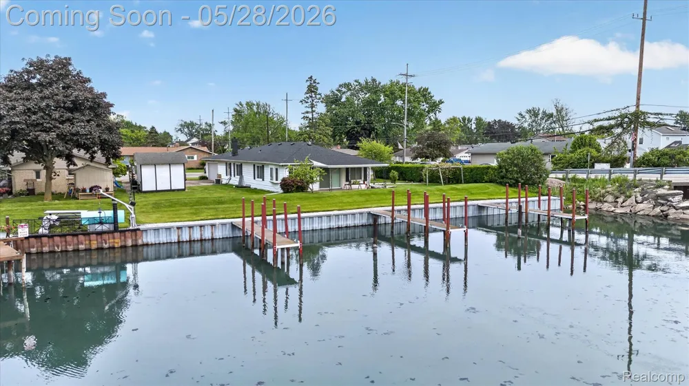 29886 Pointe Drive Gibraltar City, MI 48173