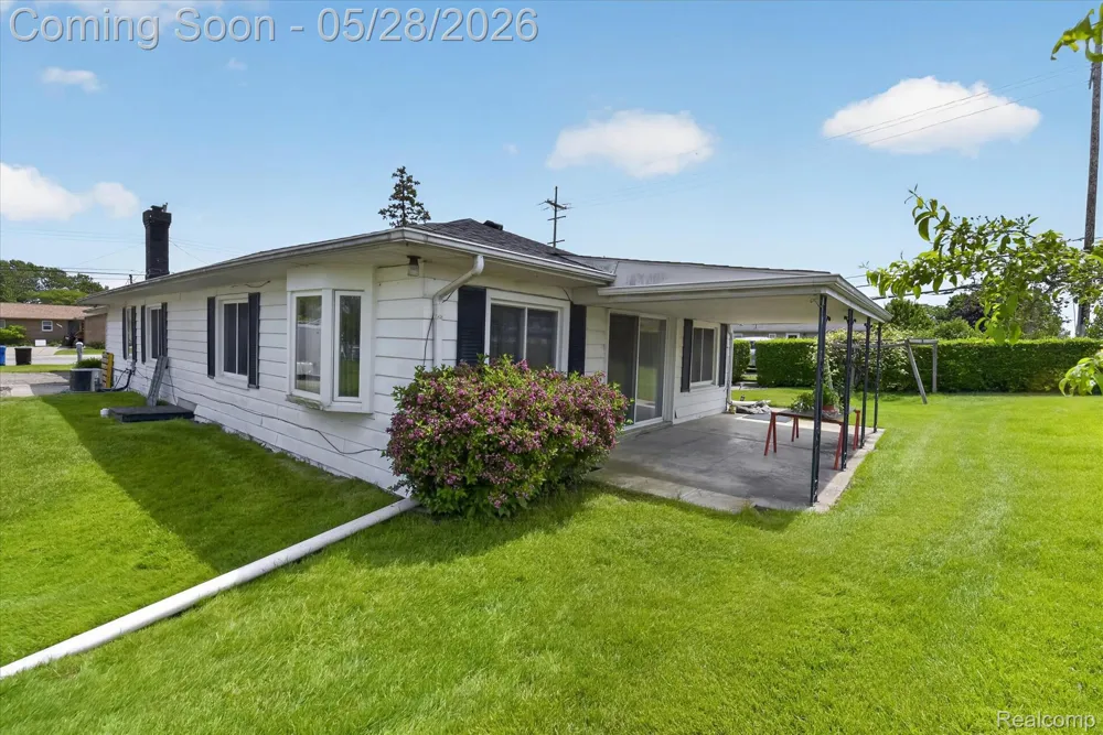 29886 Pointe Drive Gibraltar City, MI 48173