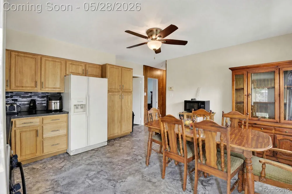29886 Pointe Drive Gibraltar City, MI 48173