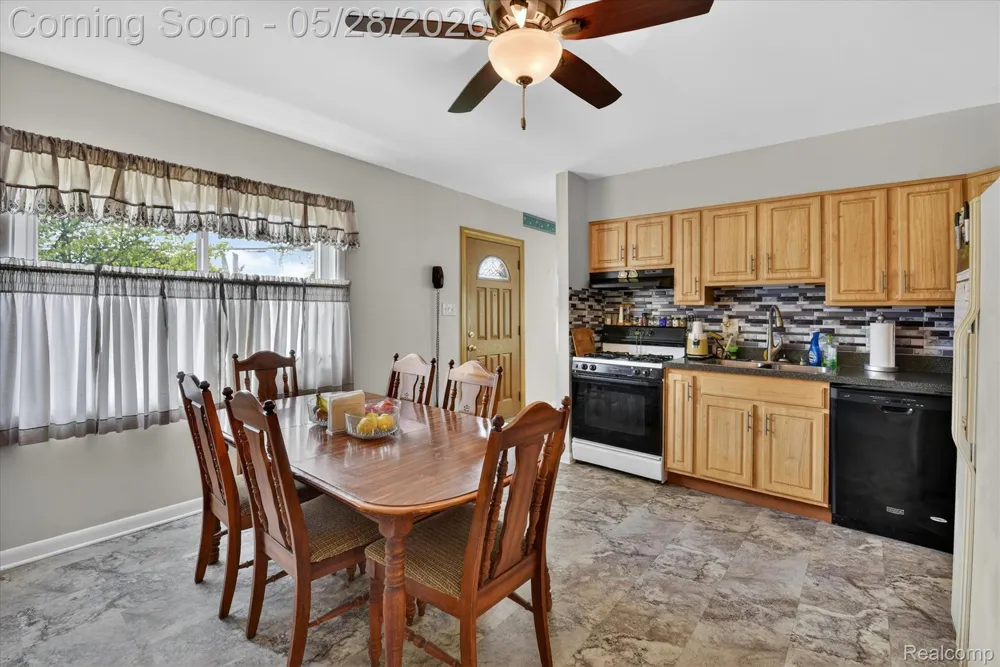 29886 Pointe Drive Gibraltar City, MI 48173