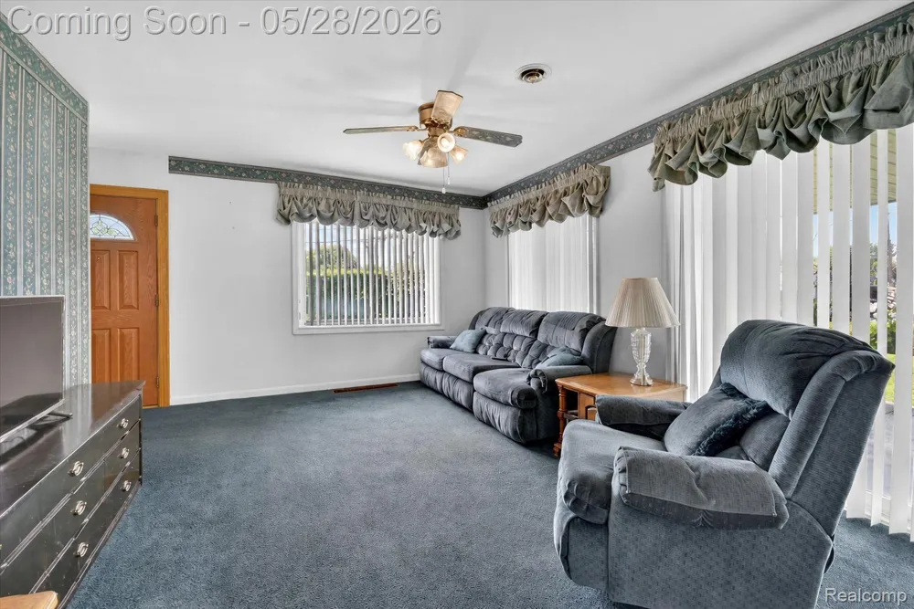 29886 Pointe Drive Gibraltar City, MI 48173