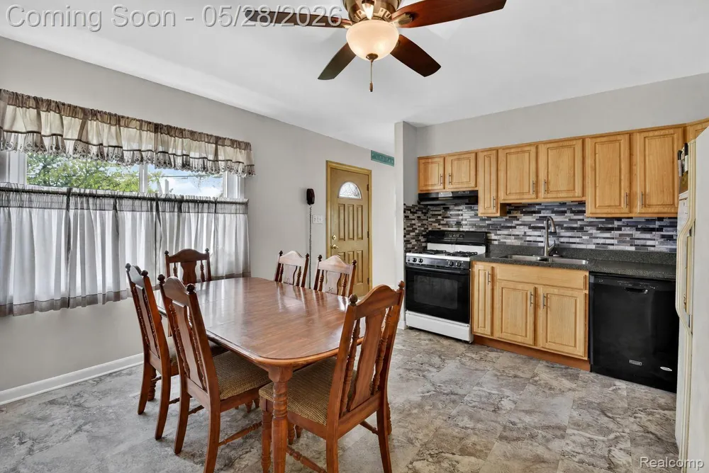 29886 Pointe Drive Gibraltar City, MI 48173