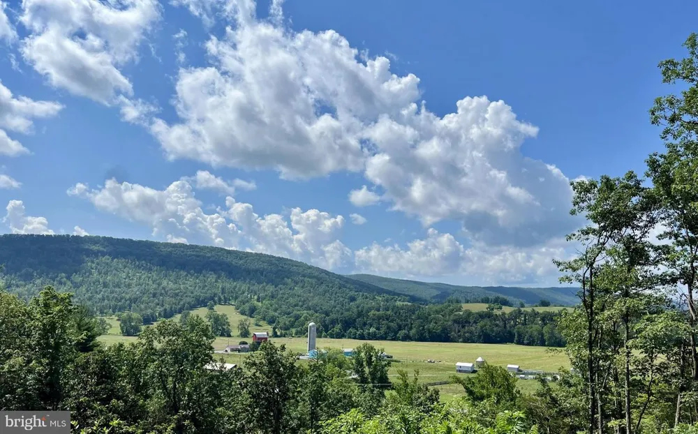 RADNOR DR Delray, WV 26714