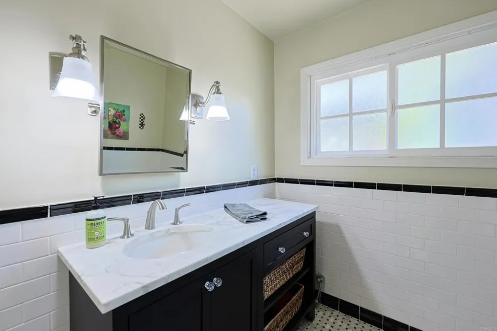 610 Country Club Coronado, CA 92118