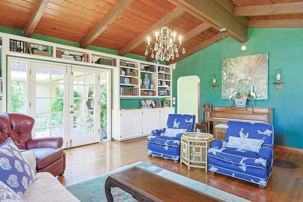 610 Country Club Coronado, CA 92118