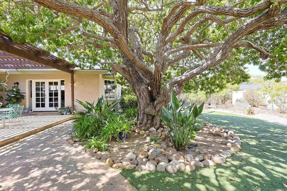 610 Country Club Coronado, CA 92118