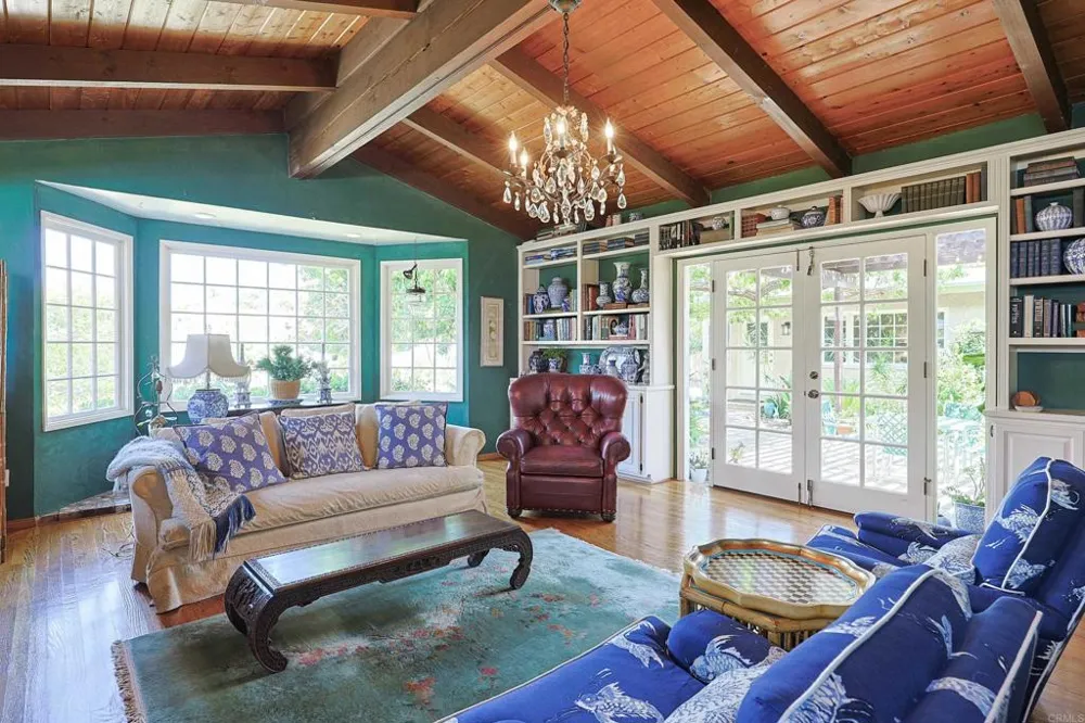 610 Country Club Coronado, CA 92118