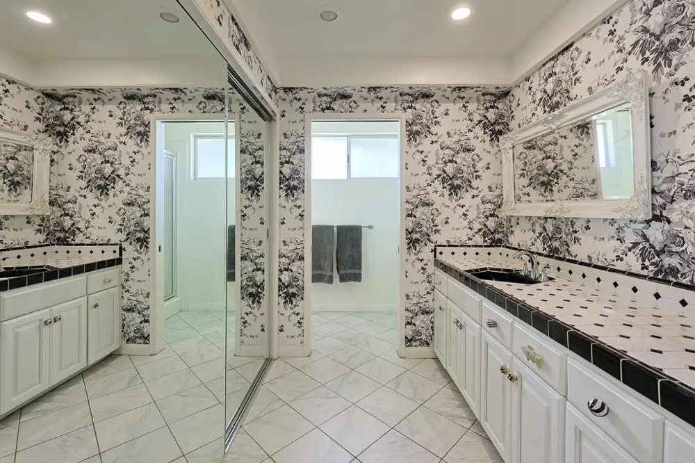 610 Country Club Coronado, CA 92118