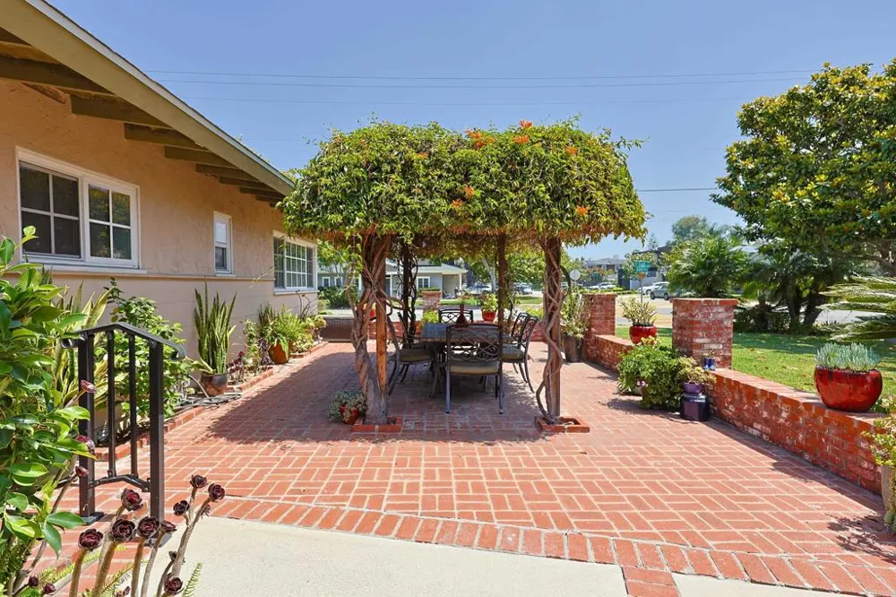 610 Country Club Coronado, CA 92118