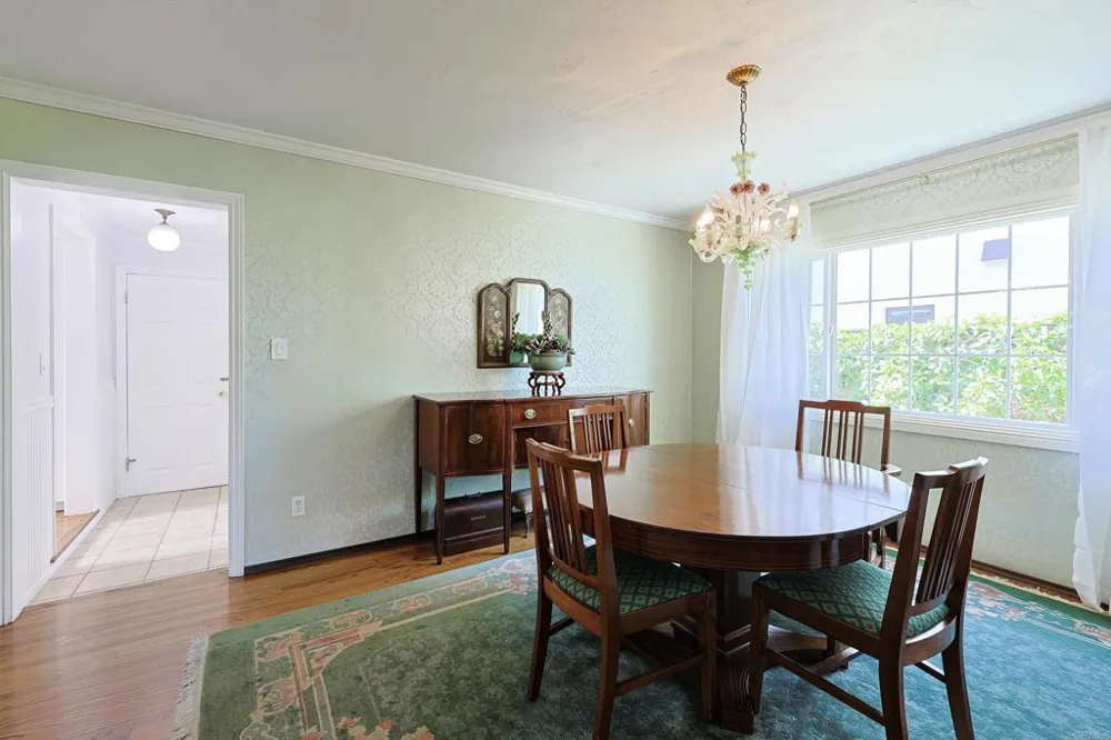 610 Country Club Coronado, CA 92118