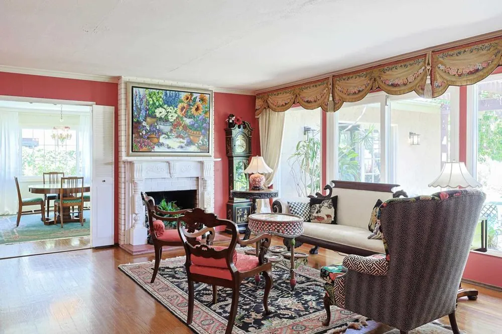 610 Country Club Coronado, CA 92118