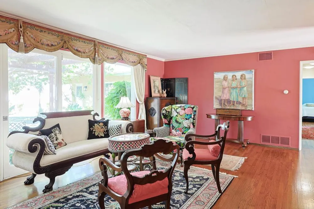 610 Country Club Coronado, CA 92118