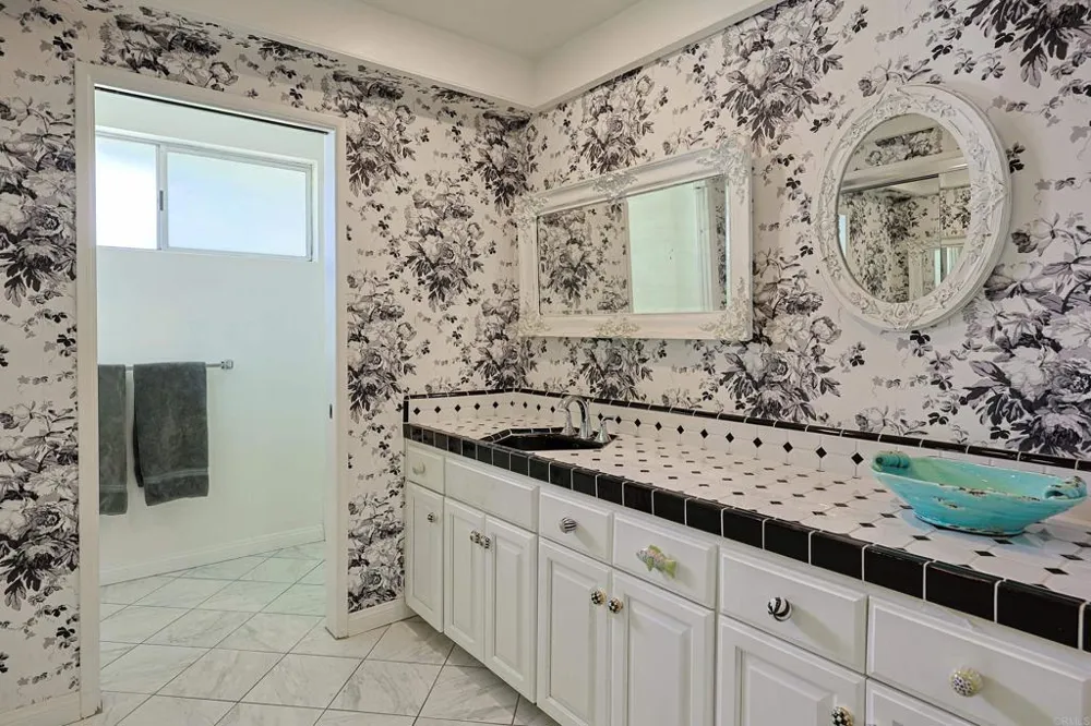 610 Country Club Coronado, CA 92118