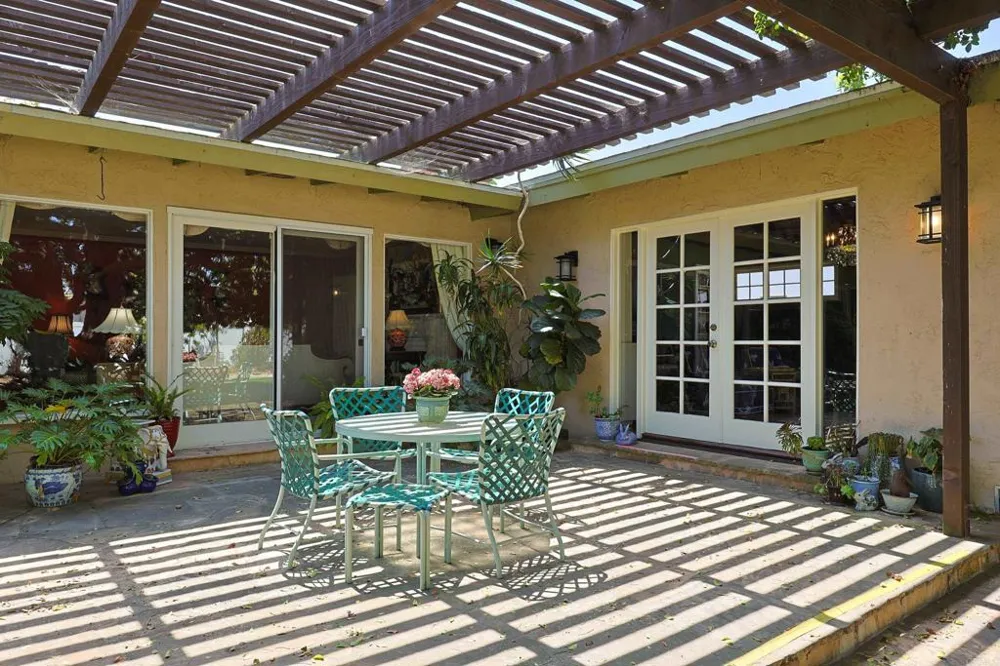610 Country Club Coronado, CA 92118
