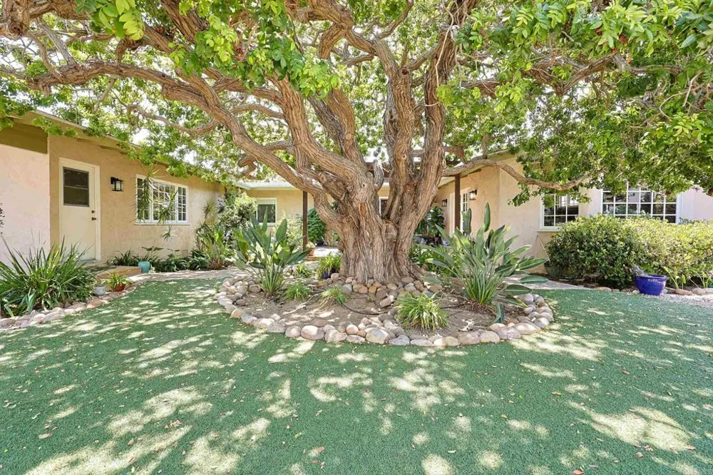 610 Country Club Coronado, CA 92118