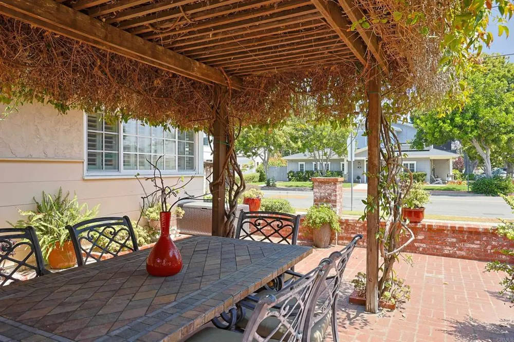 610 Country Club Coronado, CA 92118