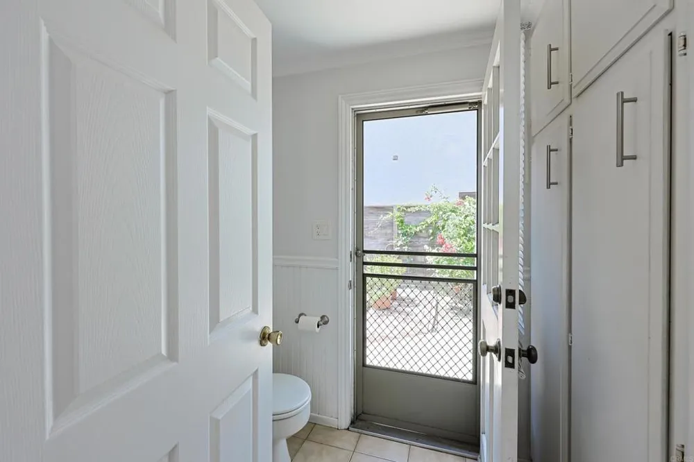 610 Country Club Coronado, CA 92118