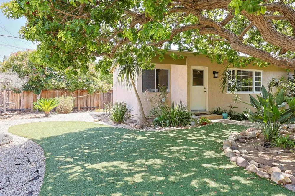 610 Country Club Coronado, CA 92118