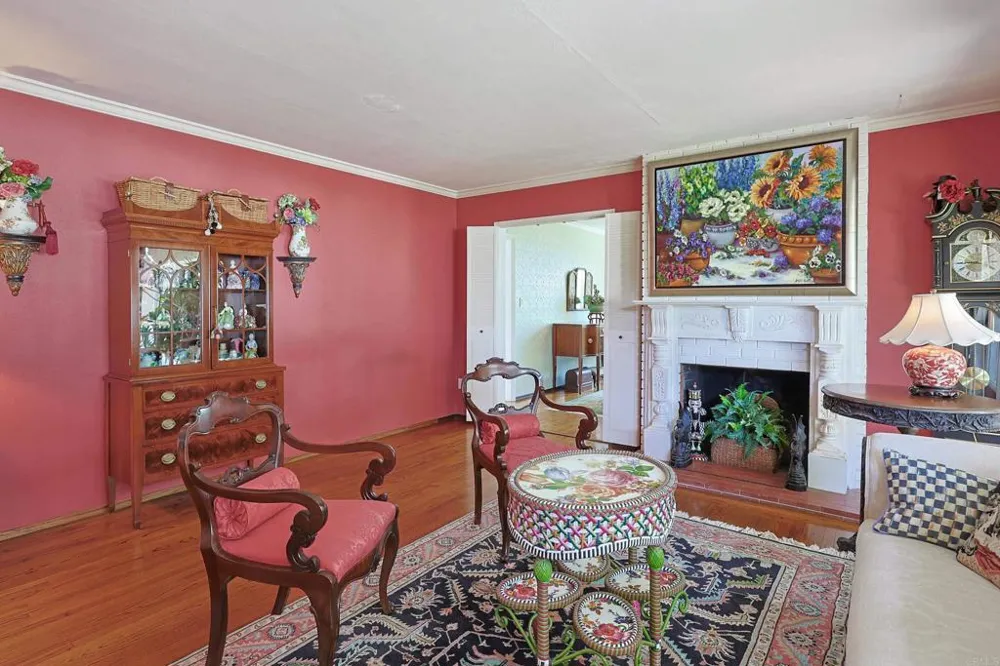 610 Country Club Coronado, CA 92118