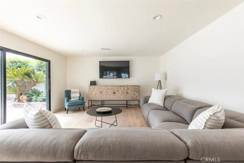 1406 W Janeen Anaheim, CA 92801