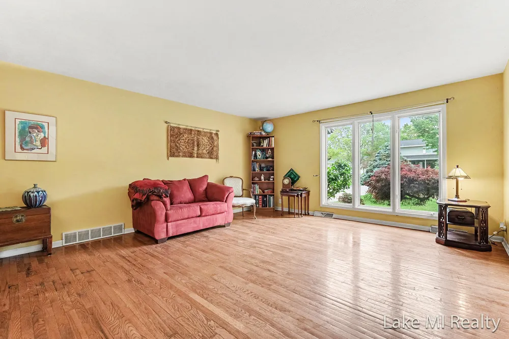 5537 Bentbrook Street SE Kentwood, MI 49508