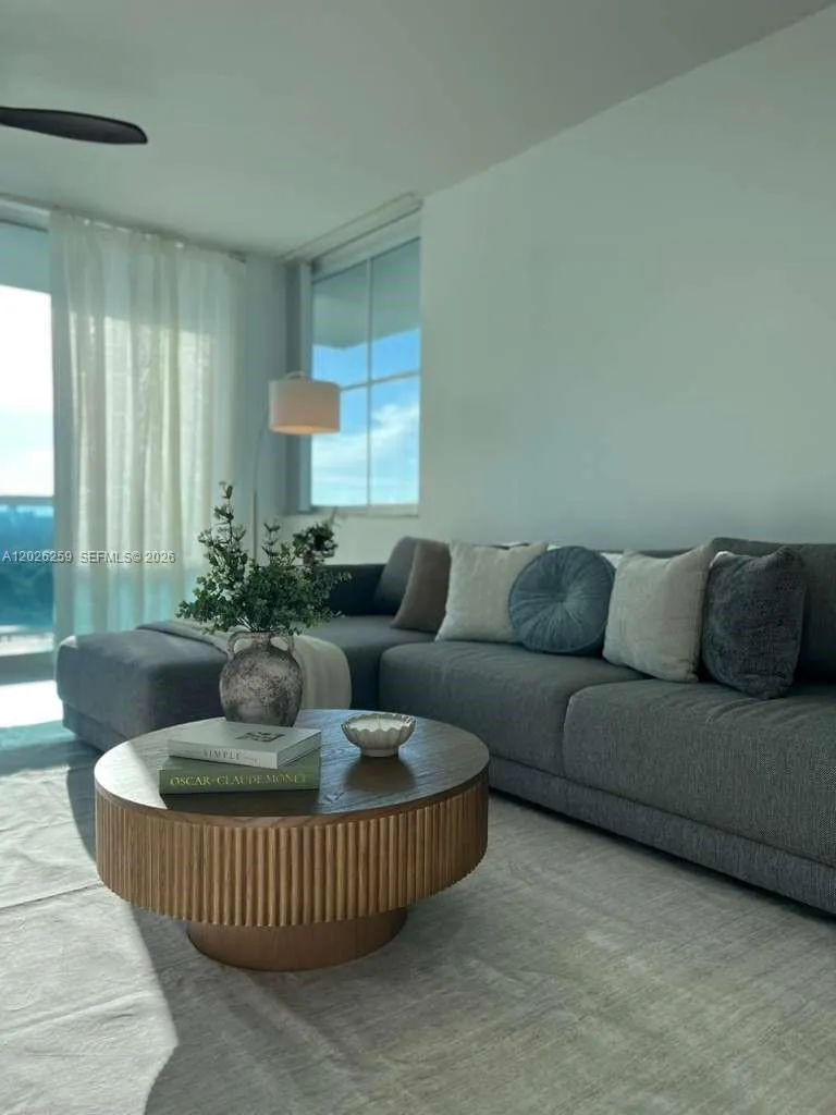 9201 Collins Ave #821 Surfside, FL 33154