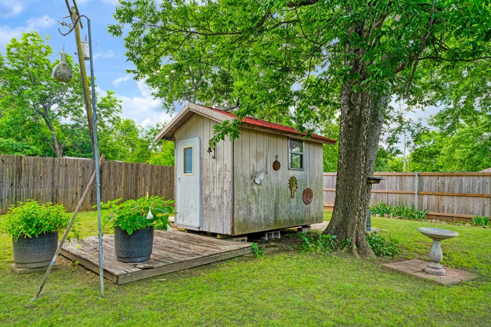 330 Young Street Blossom, TX 75416