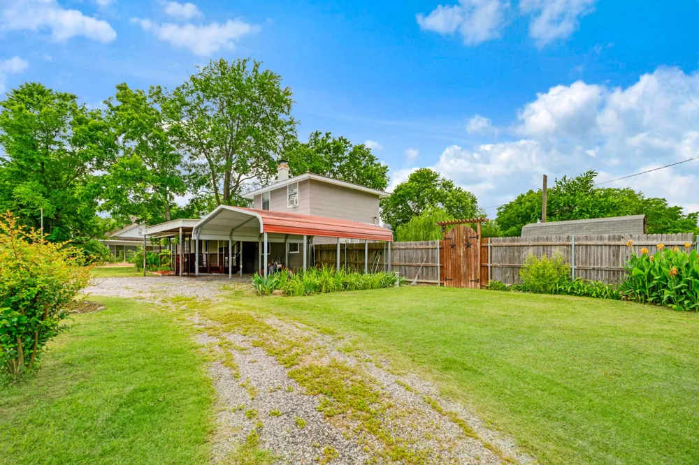 330 Young Street Blossom, TX 75416