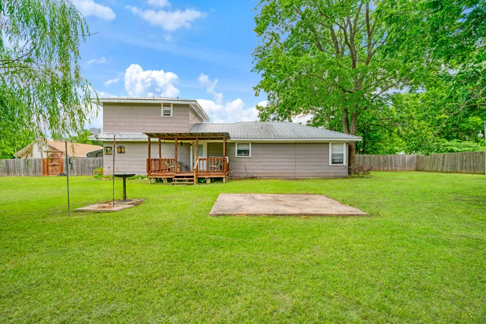 330 Young Street Blossom, TX 75416