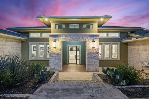 3801 Peak Lookout Drive