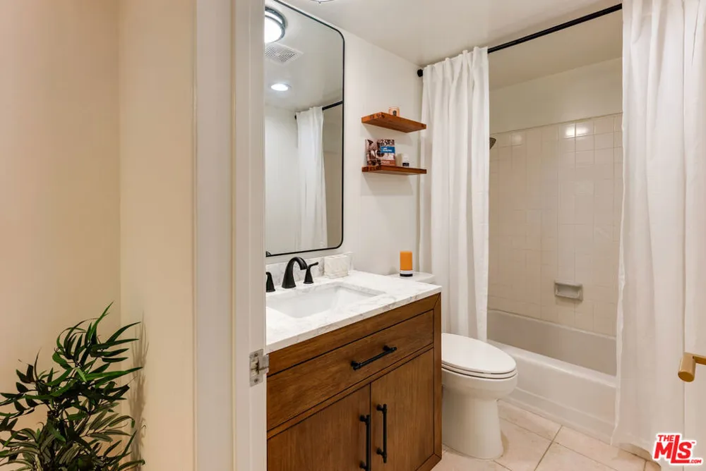 4312 Babcock Avenue #3 Studio City, CA 91604