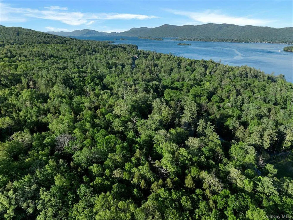 3089 Lakeshore Drive Lake George, NY 12845