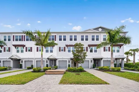 1617 SEA HAVEN DRIVE #504