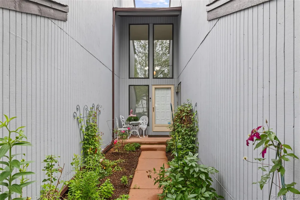 83 Foxwood Drive Jericho, NY 11753