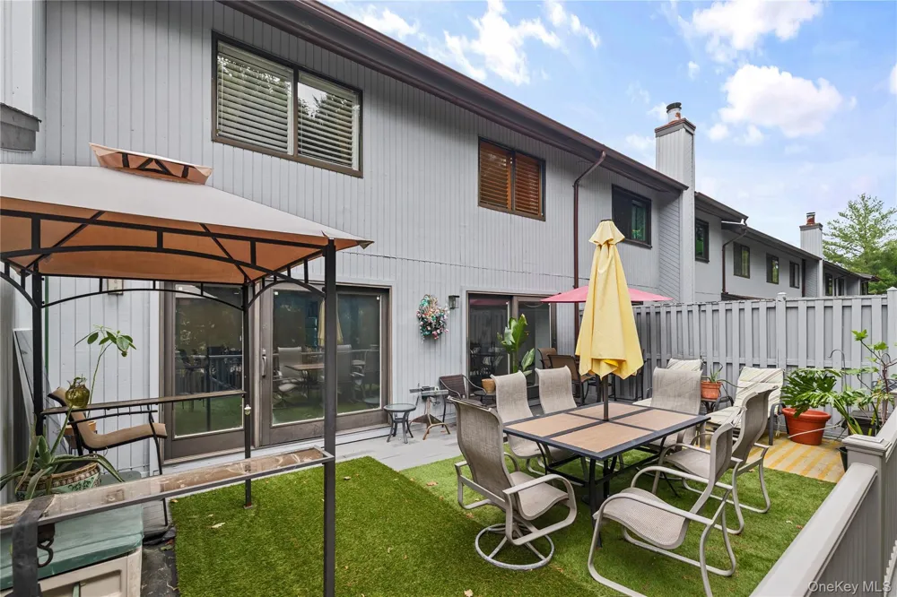83 Foxwood Drive Jericho, NY 11753