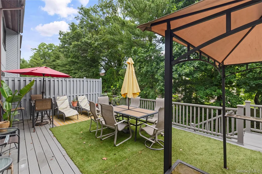 83 Foxwood Drive Jericho, NY 11753