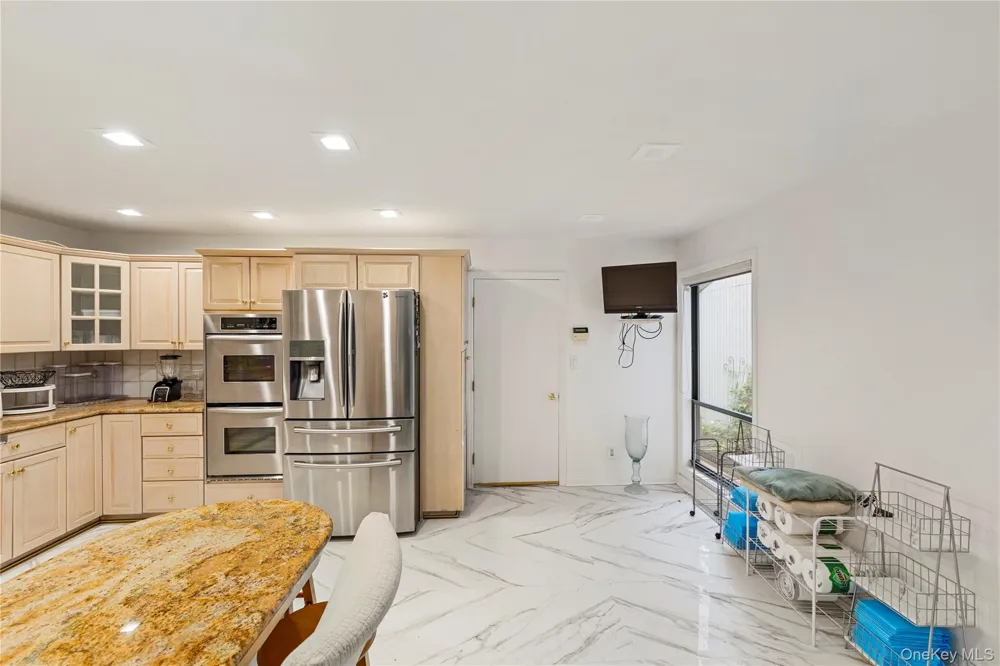 83 Foxwood Drive Jericho, NY 11753
