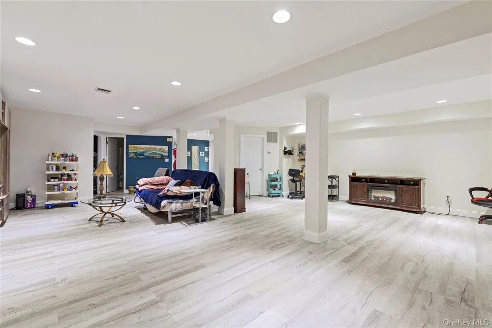 83 Foxwood Drive Jericho, NY 11753