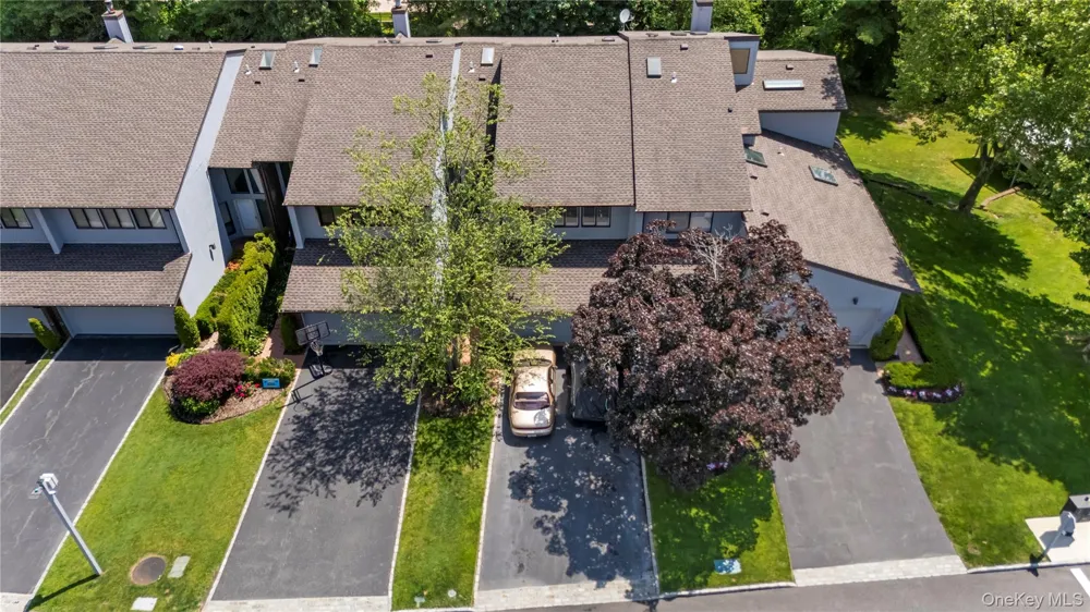 83 Foxwood Drive Jericho, NY 11753
