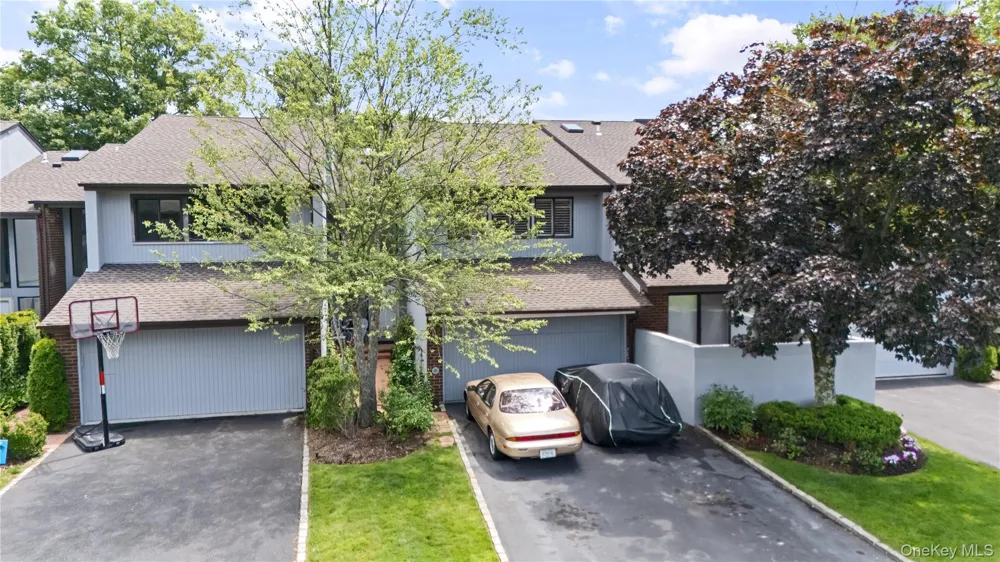 83 Foxwood Drive Jericho, NY 11753