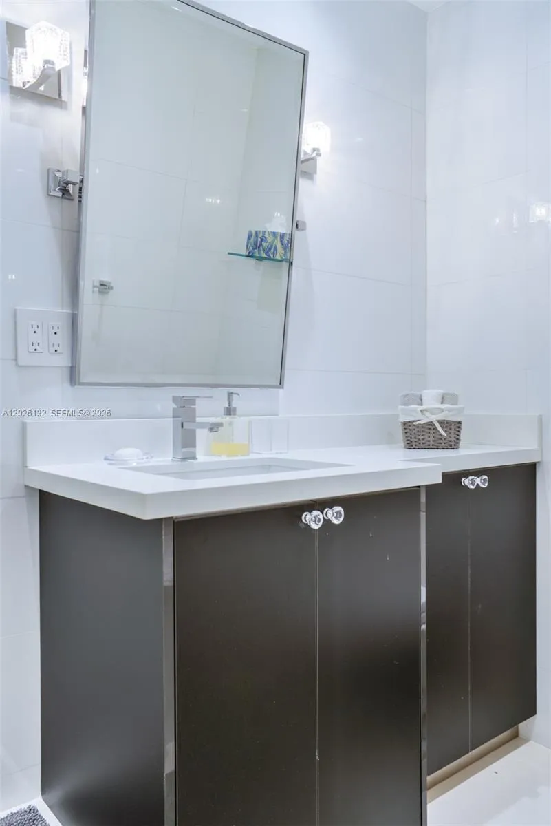 1950 S Ocean Dr #9N Hallandale Beach, FL 33009