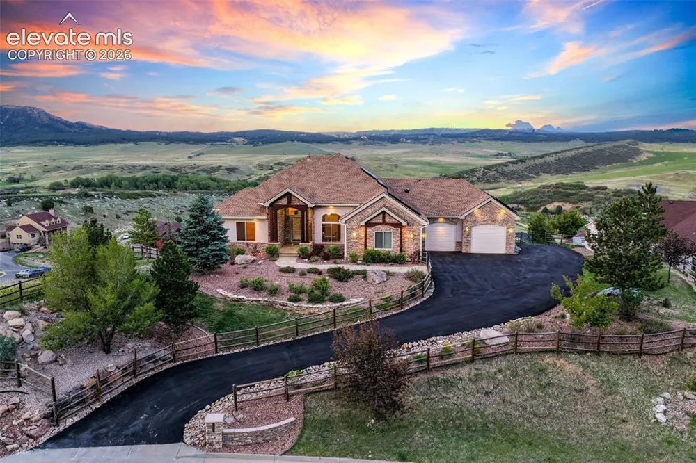 5441 Country Club Drive Larkspur, CO 80118