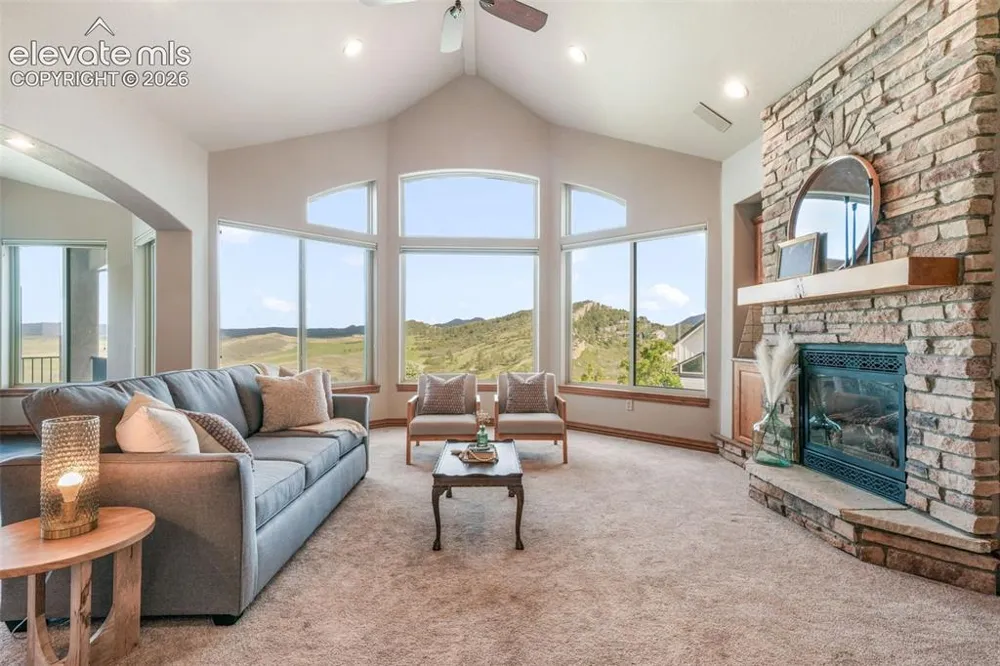 5441 Country Club Drive Larkspur, CO 80118