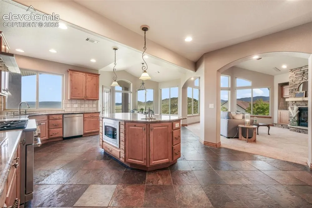 5441 Country Club Drive Larkspur, CO 80118