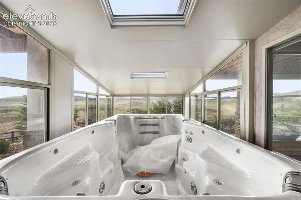 5441 Country Club Drive Larkspur, CO 80118