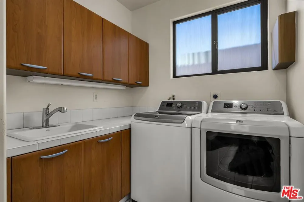 5205 Via Donte Marina del Rey, CA 90292