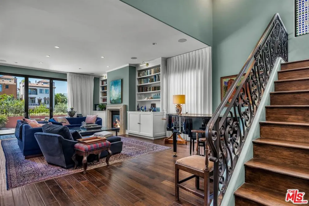 5205 Via Donte Marina del Rey, CA 90292