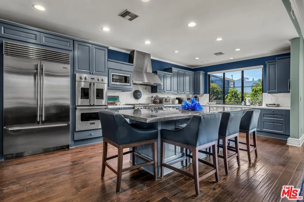 5205 Via Donte Marina del Rey, CA 90292